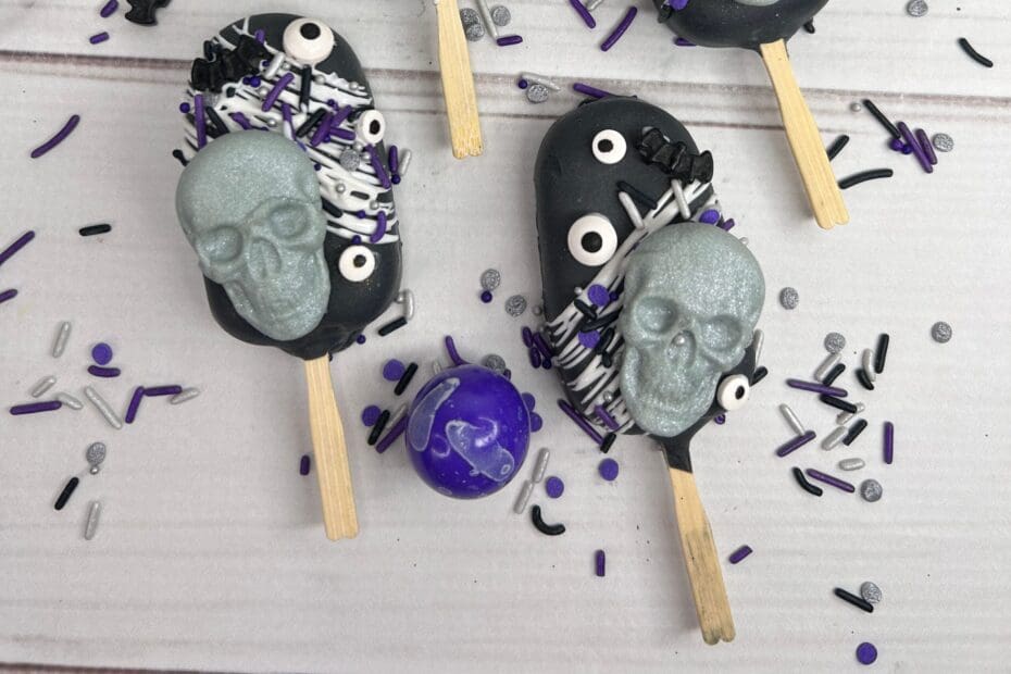 Halloween Skeleton Cake Pops